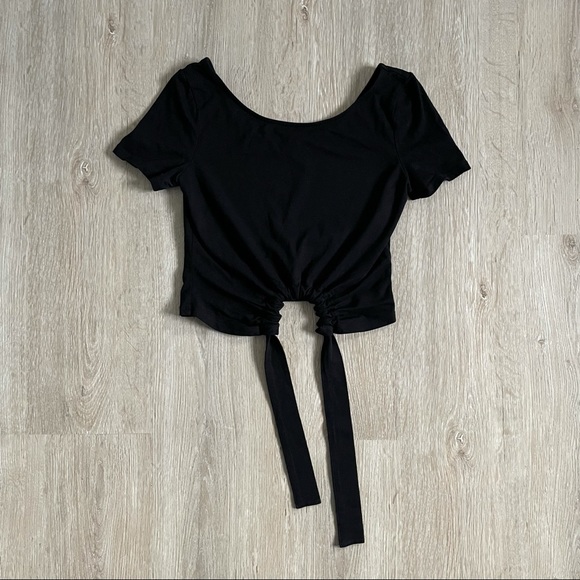 GUESS Crop Tee - Picture 3 of 6